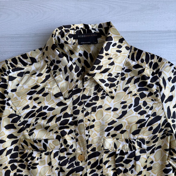 BCBG Maxazria Satin Gold & Black Printed Short Sleeve Button Down Shirt XS - Picture 2 of 6